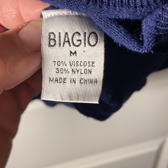 Biagio Sweater size M navy blue cardigan long sleeve button down details - Picture 4 of 5